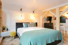 Cozy nest in the trendiest neighborhood!